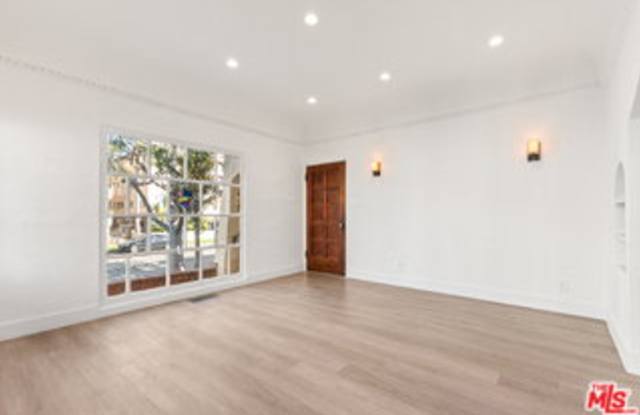 1461 South Beverly Drive Gallery 2