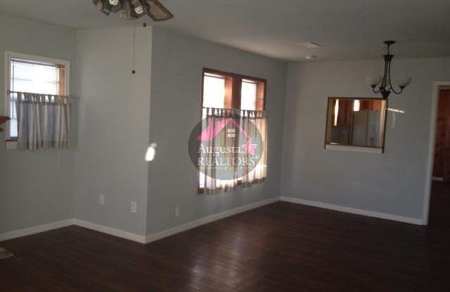 Fantastic 2 Bedroom-North East Abilene Gallery 4