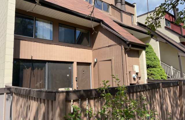 Relaxing 1 Bed 1 bath Townhome With Loft In Beautiful Sequoyah - Water Included photos photos