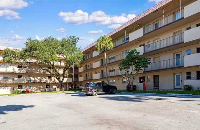 6301 N Falls Cir Dr photos photos