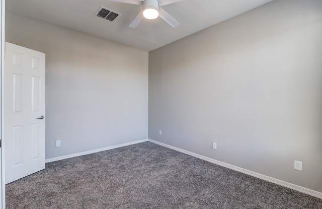 18575 W Yucatan Dr Gallery 3