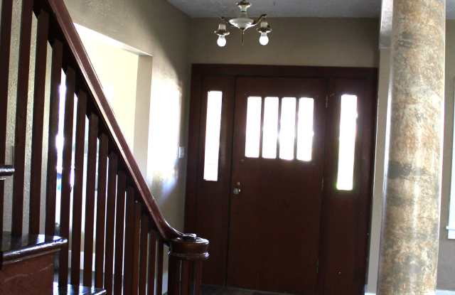 818 D St photos photos