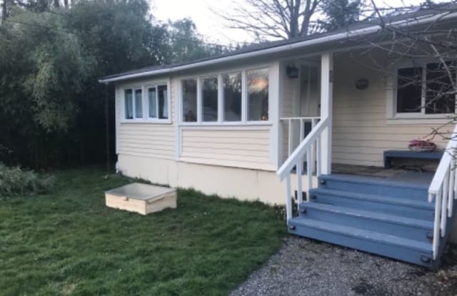 6692 NE Cedar St - 6692 Northeast Cedar Street, Suquamish, WA 98392
