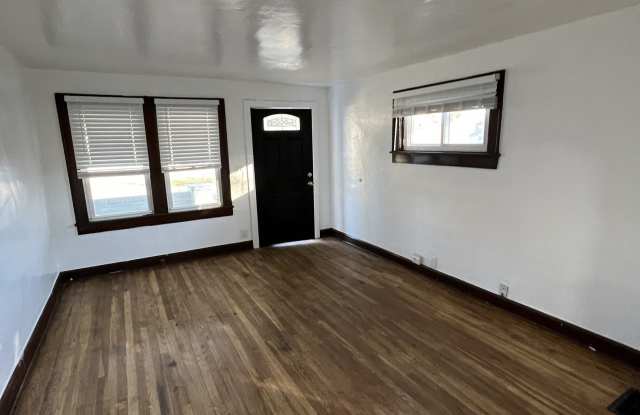 3818 Winthrop Avenue Gallery 4