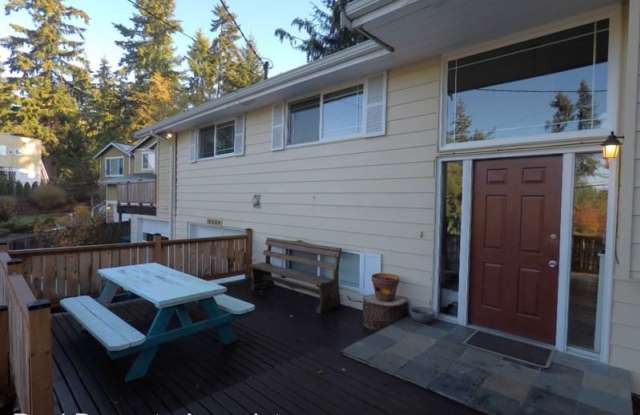 18229 Homeview Drive Gallery 4