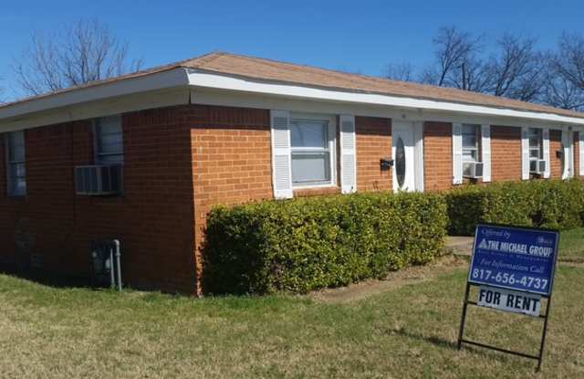 801 Mercedes Street - 801 Mercedes Street, Benbrook, TX 76126