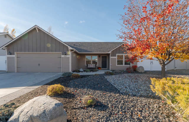 447 North Wilson Street - 447 North Wilson Street, Chelan, WA 98816