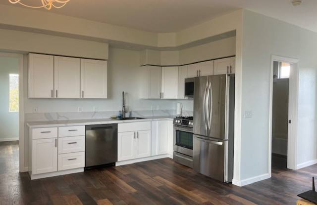 Leasing Special!!! Pet friendly 3 bedroom / 2 bath home with huge lot, huge possibilities for you! photos photos