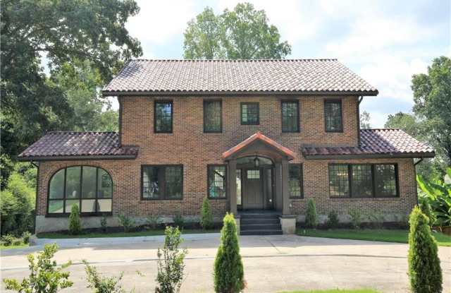957 Briarcliff Road NE photos photos