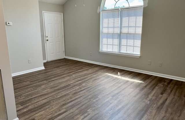 1251 Westpointe Drive Gallery 2