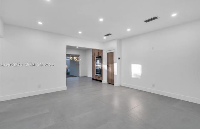 730 NW 77th Way Gallery 3