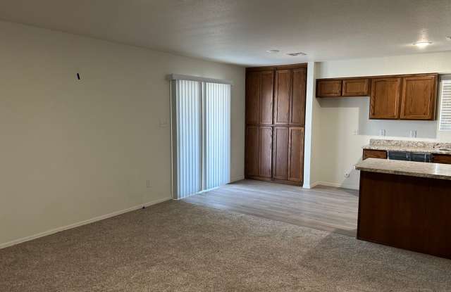 DESERT SANDS POOL HOME Gallery 4