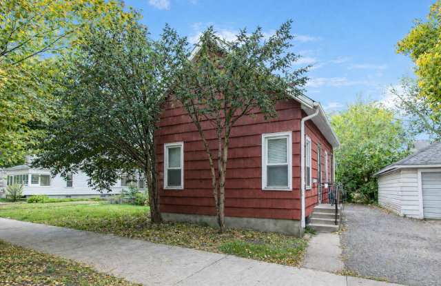 DINKYTOWN- Amazing Location! Affordable 6 Bedroom House for Sept Move In photos photos