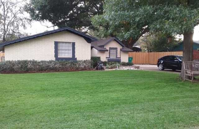 232 Hedgerow Lane - 232 Hedgerow Lane, Lewisville, TX 75057