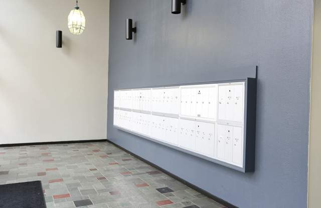 Center Court Apartments Gallery 4