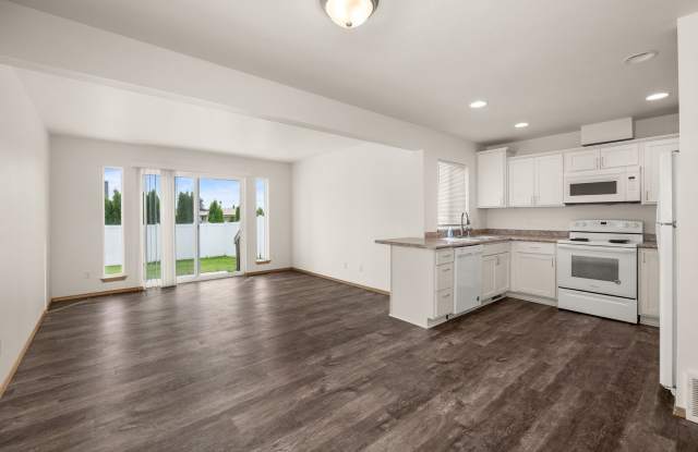 Newer Duplex in Deer Park Gallery 3