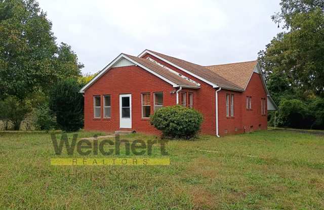 3BR Home with Basement, Screened Porch  Garage - 135 Greene 609 County, Greene County, AR 72450