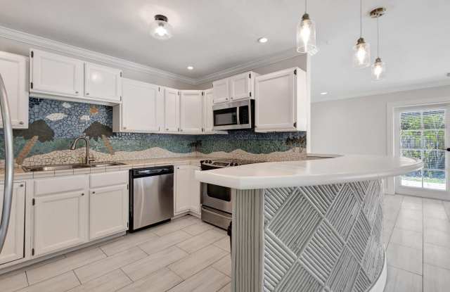 1225 16th Ave N B photos photos