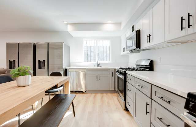 1224 W 37th Place - Co-Living Gallery 2