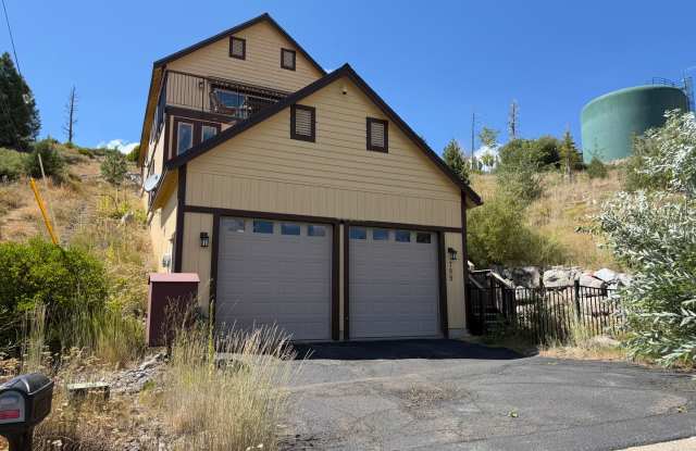 Gorgeous Views Out of Every Window!  3 Bed, 2 Bath with Garage Gallery 1