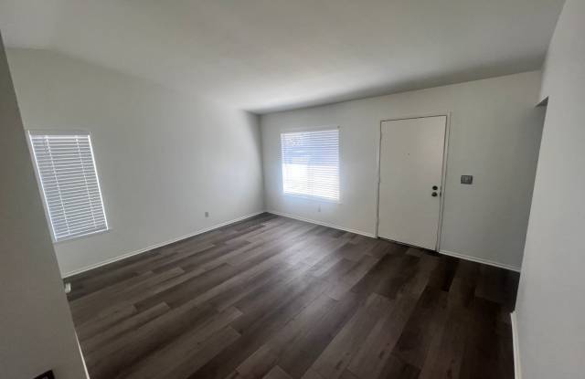 COMING SOON! Single Story 2 Bedroom Home for Rent in Valencia Gallery 4