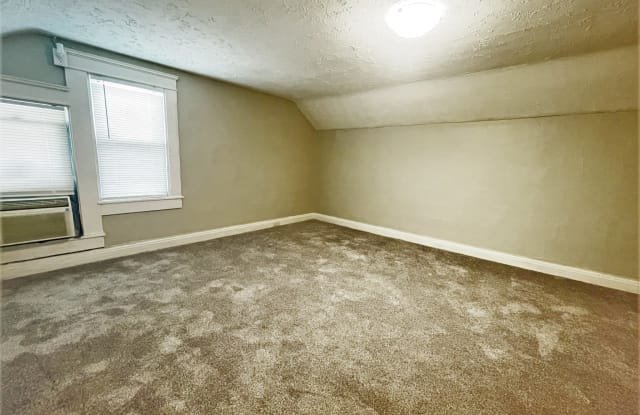 2304 East 5th Avenue - 2 Gallery 4