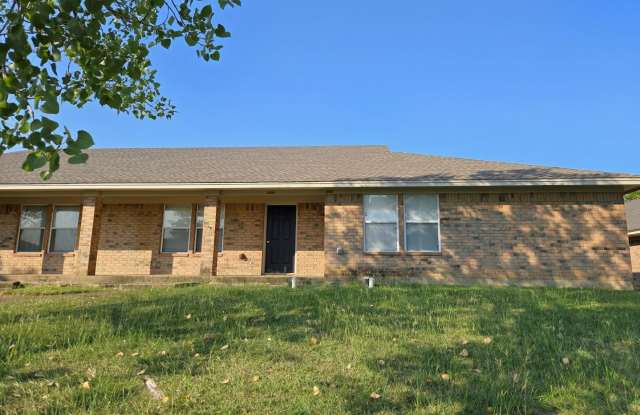 One-Bedroom with Garage - 1703 Breezy Drive, Waco, TX 76712