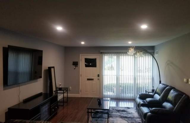 1741 Addison Rd S photos photos