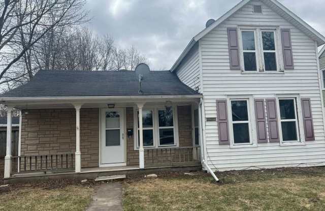 FOR RENT: Recently renovated home in Neenah! Gallery 3