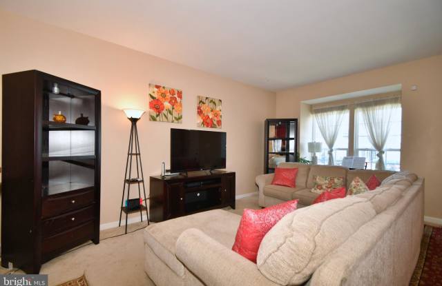 5328 WYNDHOLME CIRCLE Gallery 2