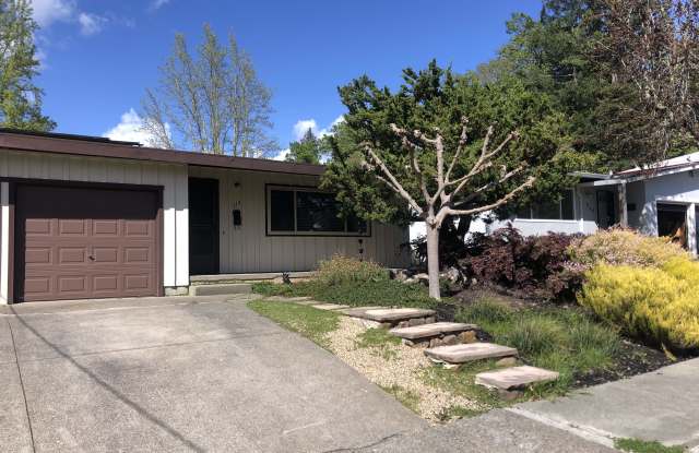 315 Sherman St - 315 Sherman Street, Healdsburg, CA 95448