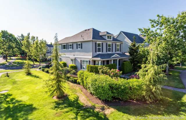 Gorgeous Corner Lot | 3 Bedroom | 2.5 Bathrooms | Plus den/office | Single Family Home | Located In Sought After Community In Orenco Gardens! Gallery 4