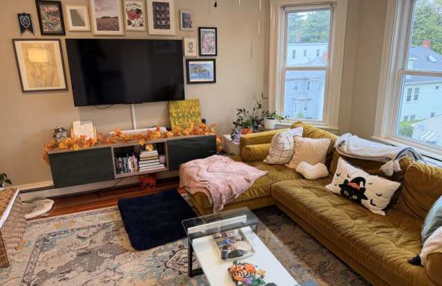 17 Wyvern St. Gallery 3