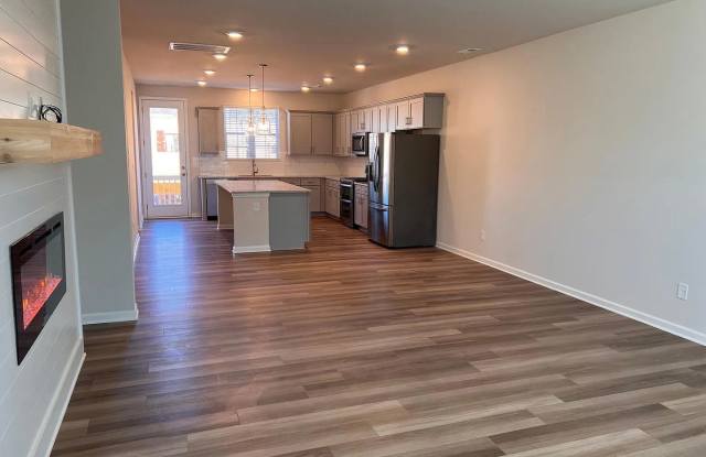 Room in 4 Bedroom Townhome at Lawyers Rd photos photos