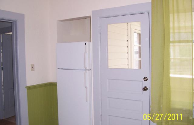 One bedroom, ground floor apartment in Railroad district | Available November 6 Gallery 3