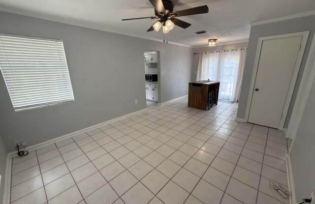 313 Northwest 34th Drive Gallery 4