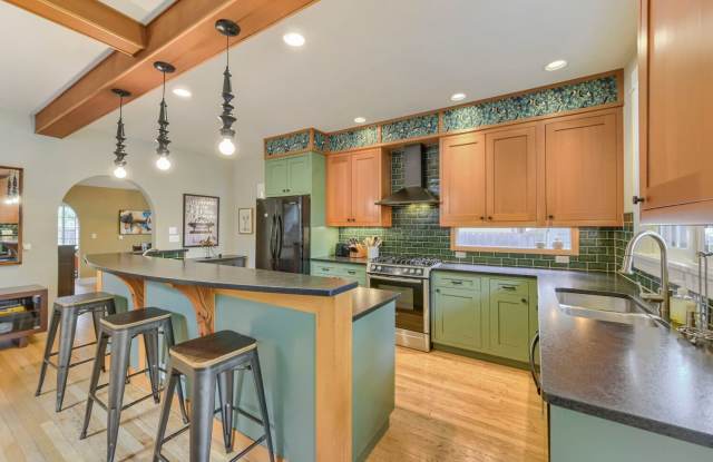 Elegant 4BR Retreat by Chautauqua & CU photos photos