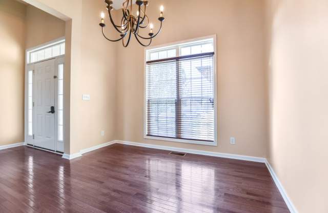 Three Bedroom with Bonus! Gallery 4