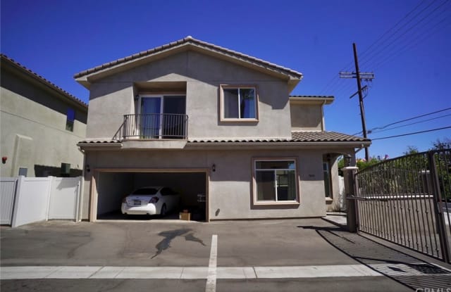 7604 Lily Way - 7604 N Lilly Way, Los Angeles, CA 91605