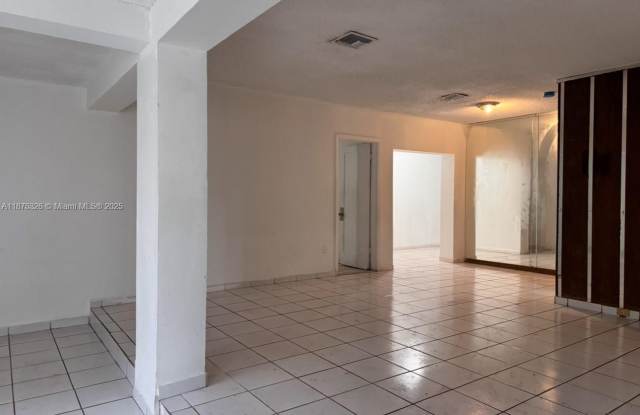 1565 NE 141st St photos photos
