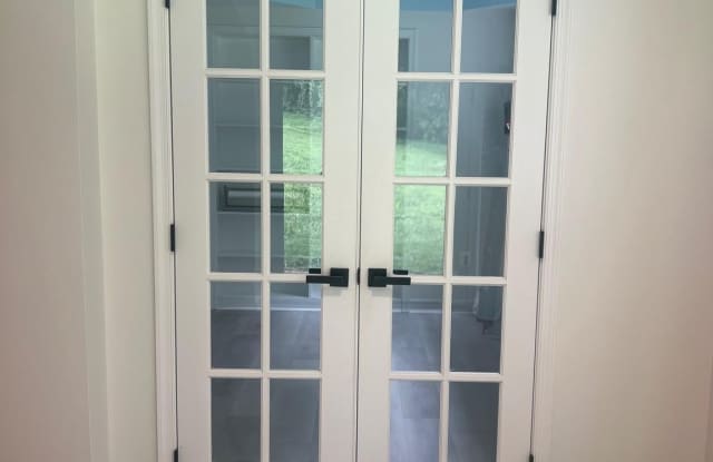 5920 HUNTON WOOD Drive Gallery 2