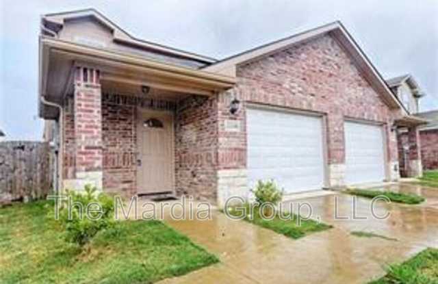 2335 Bloomfield Dr. - 2335 Bloomfield Drive, Arlington, TX 76012