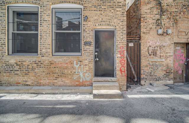 1225 N Milwaukee Avenue photos photos