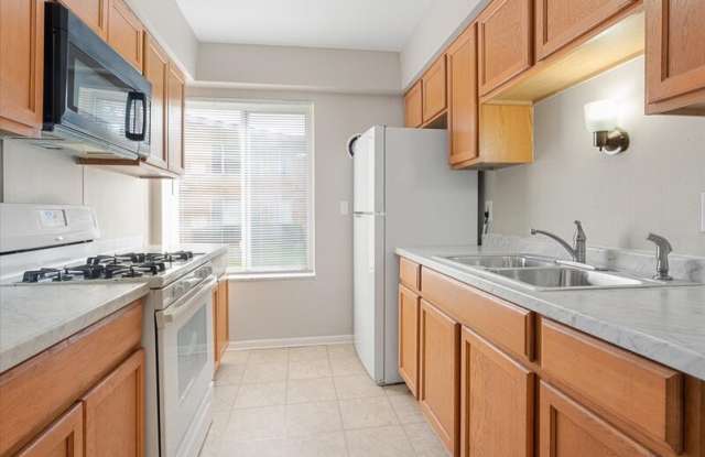 24587 Kelly Rd. -1 - 24587 Kelly Road, Eastpointe, MI 48021