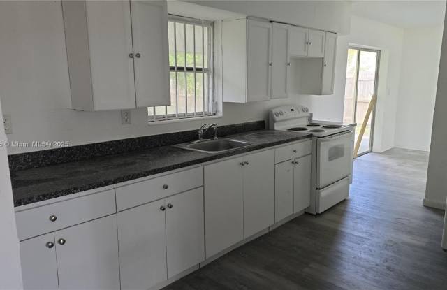 5167 Pat Pl photos photos