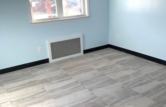 270 Van Pelt Ave - 270 Van Pelt Avenue, Staten Island, NY 10303