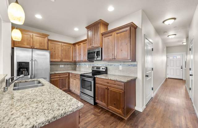 314 N 33rd Ct. Gallery 1