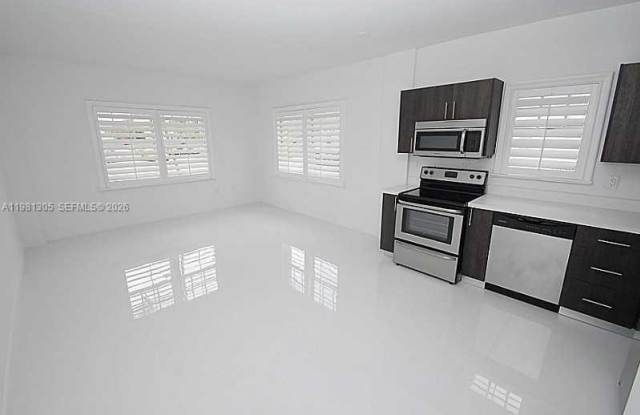 1255 Pennsylvania Ave - 1255 Pennsylvania Avenue, Miami Beach, FL 33139