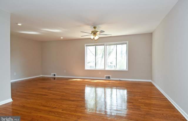 4805 LEVADA TERRACE Gallery 2