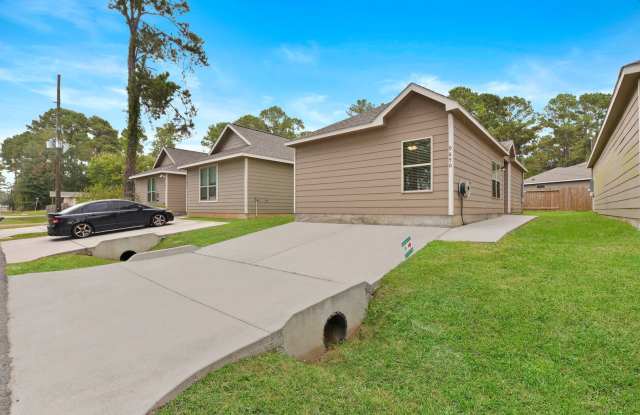 Freshly Updated Lake Conroe Gem Minutes from I-45! - 9650 Warm Spring, Montgomery County, TX 77318
